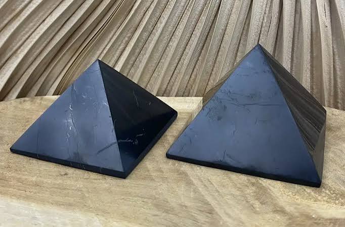 SHUNGITE