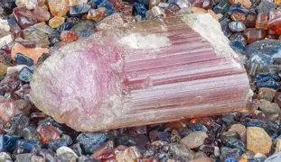RUBELLITE
