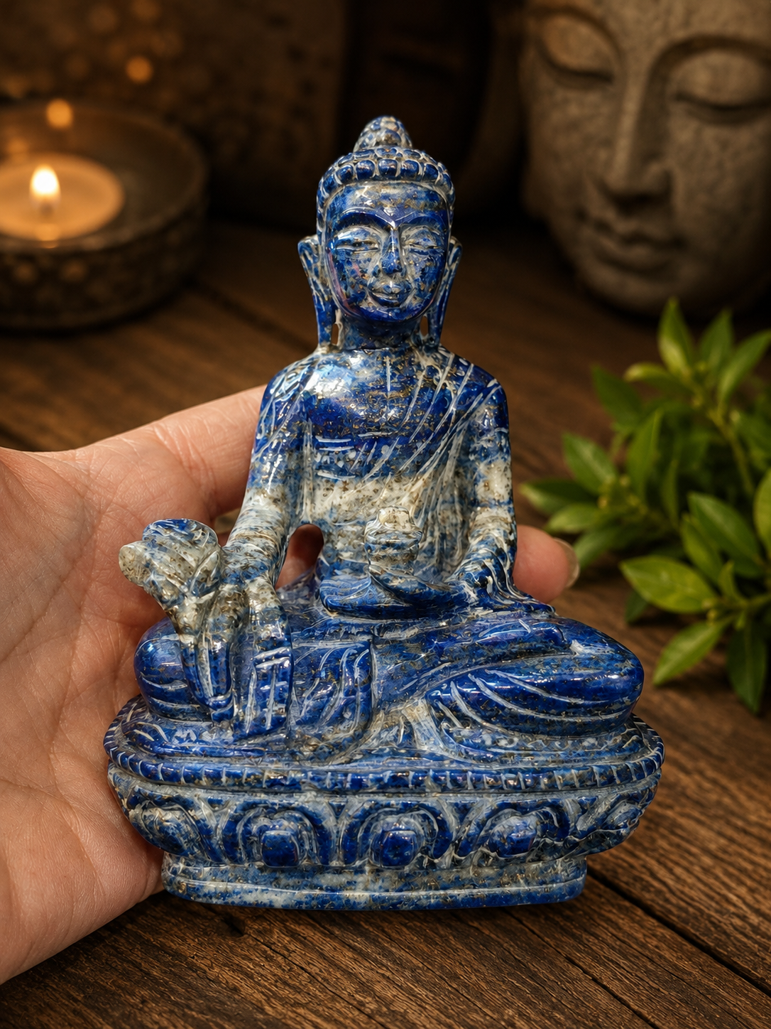 Bouddha en lapis-lazuli 540gr
