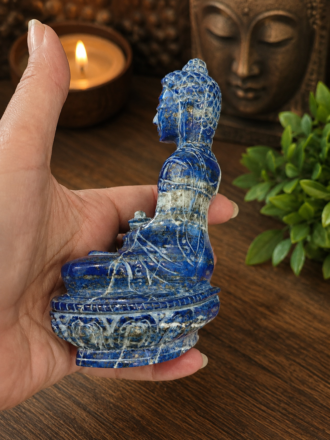Bouddha en lapis-lazuli 540gr