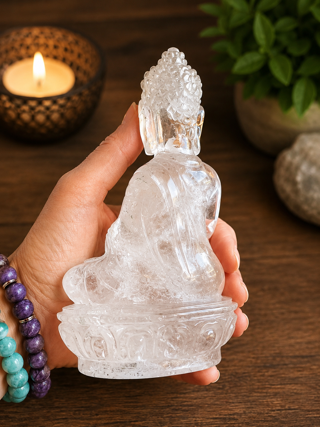 Bouddha en cristal de roche  710gr