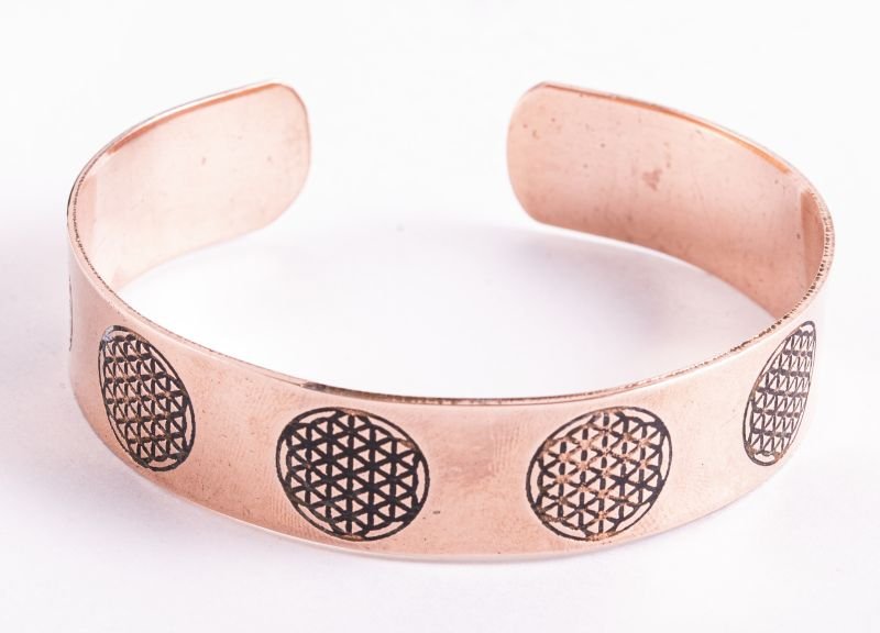 Bracelet en cuivre gravé de la Fleur de Vie