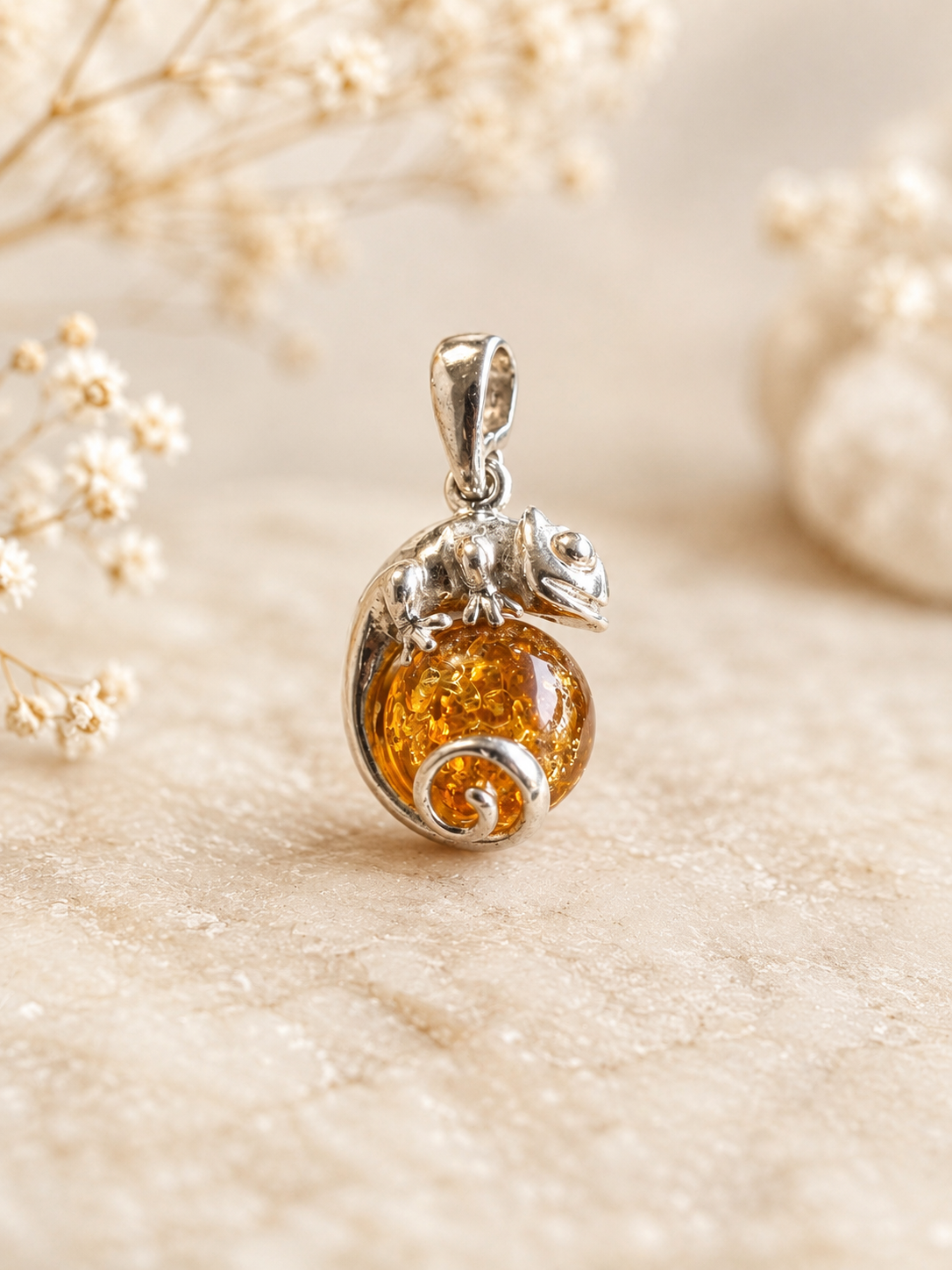 Pendentif Caméléon en Ambre et Argent
