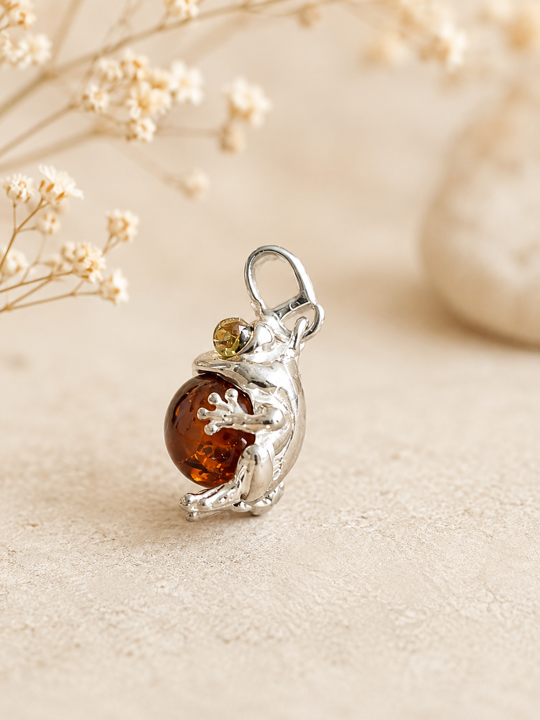 Pendentif Grenouille en Ambre et Argent
