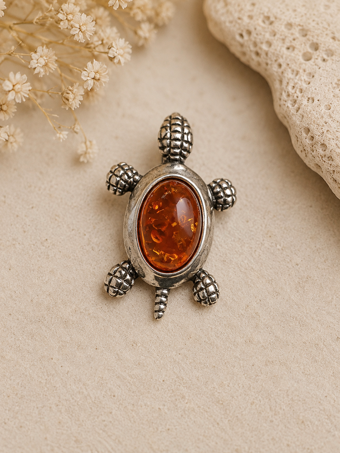 Pendentif tortue articulée en argent et ambre