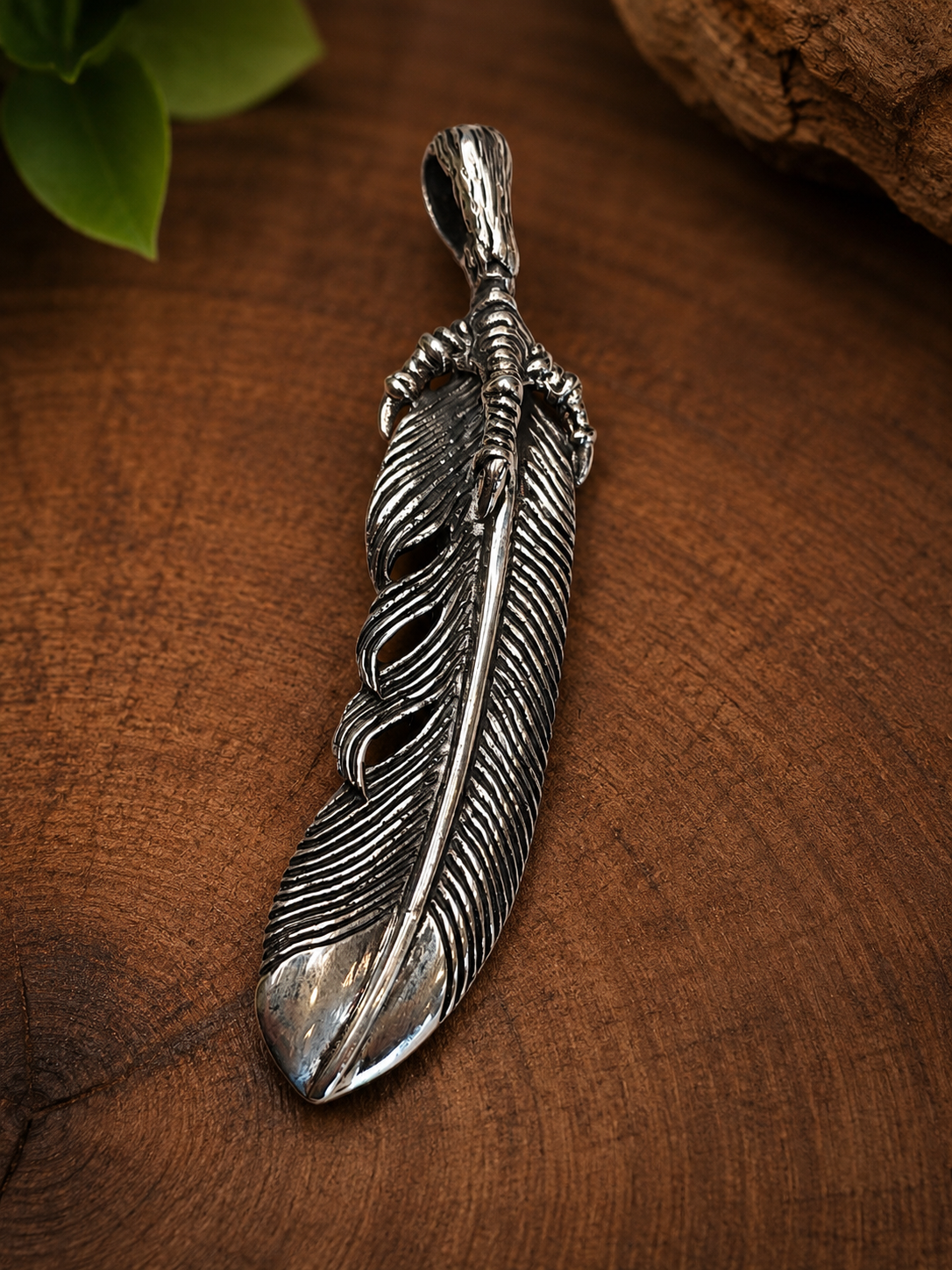Pendentif plume en argent – Serre d’aigle PE2608