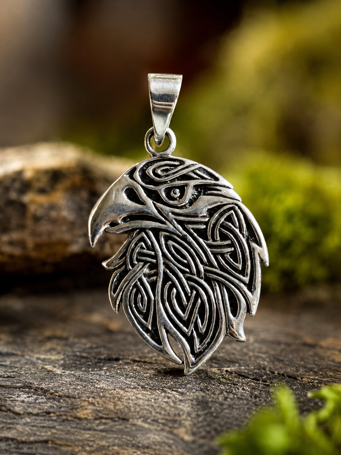 Tête d’aigle en argent
