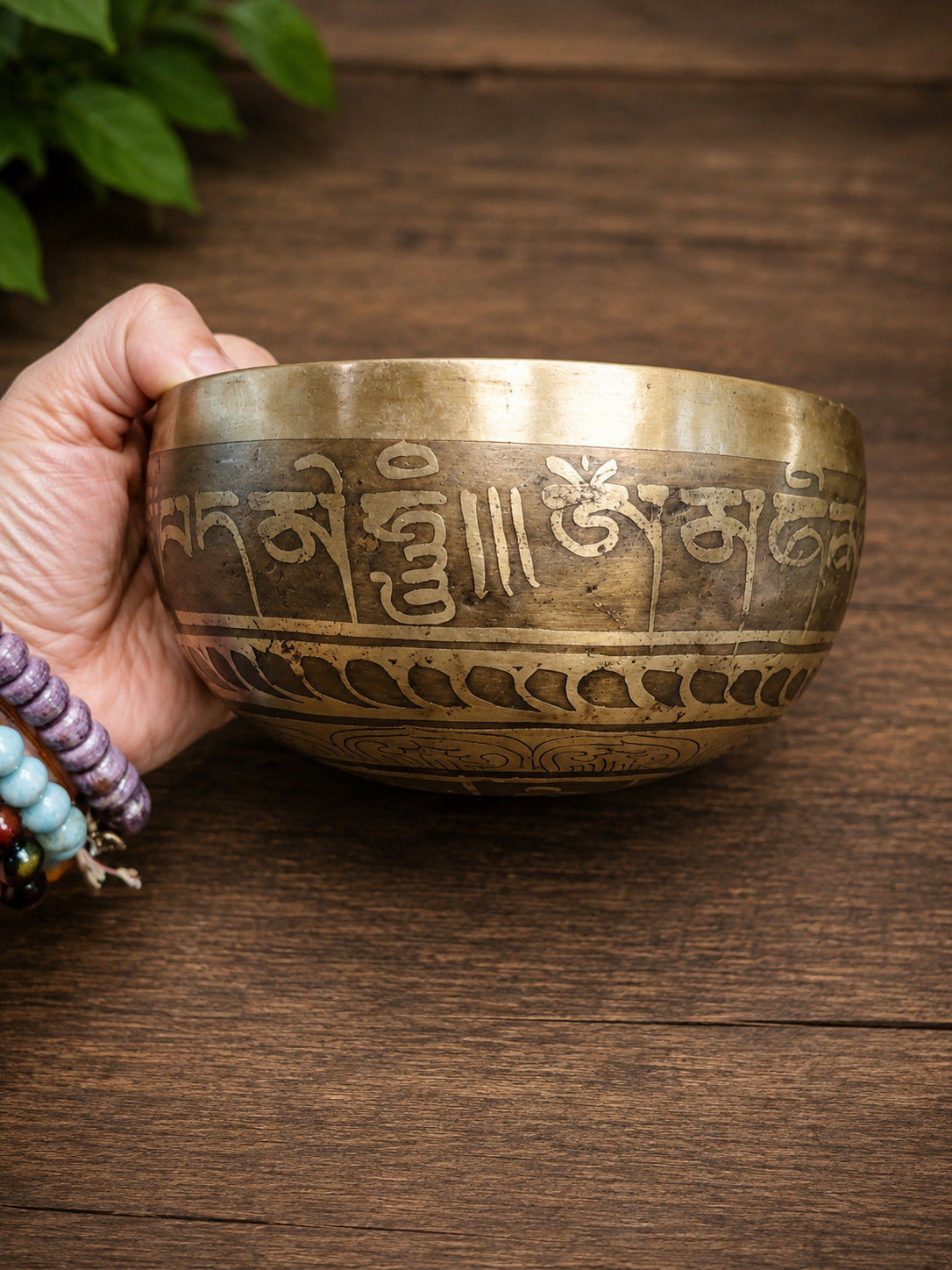 Bol tibétain gravé – Yeux de Bouddha – 13,5 cm