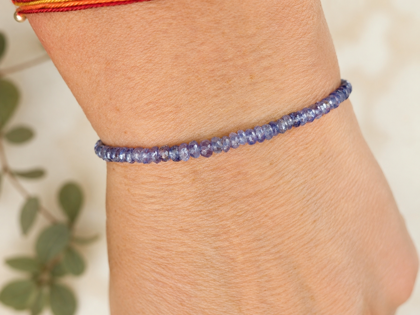 Bracelet en tanzanite – pierres facettées br-2608