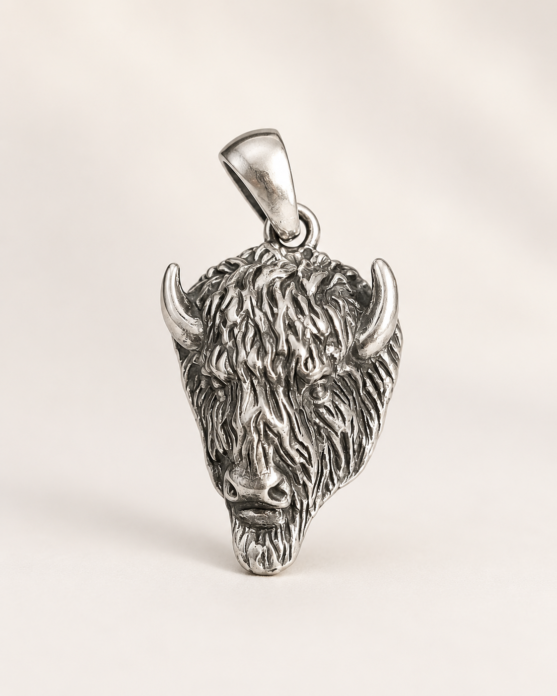 Pendentif Bison en argent – Force, ancrage et abondance