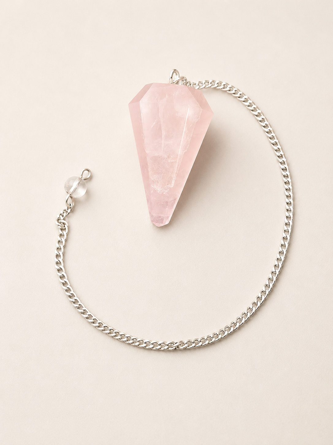 Pendule en quartz rose – fabrication artisanale en Inde