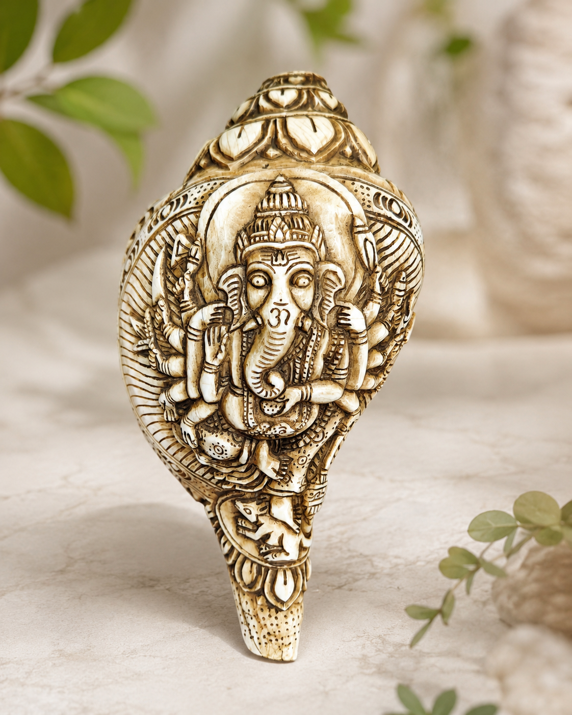 Conque sculptée à la main – Ganesh à 14 bras – Népal