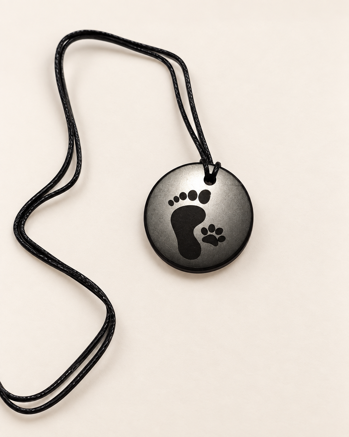 Pendentif en shungite – Empreinte de pied & patte