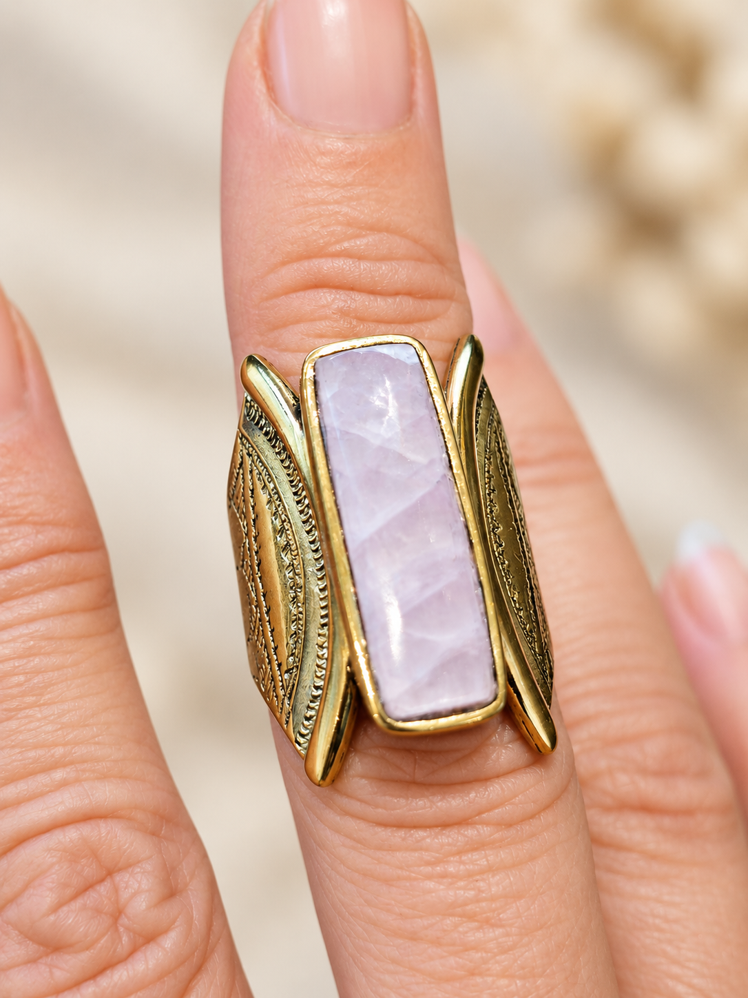 Bague en laiton et kunzite – artisanat touareg  F03