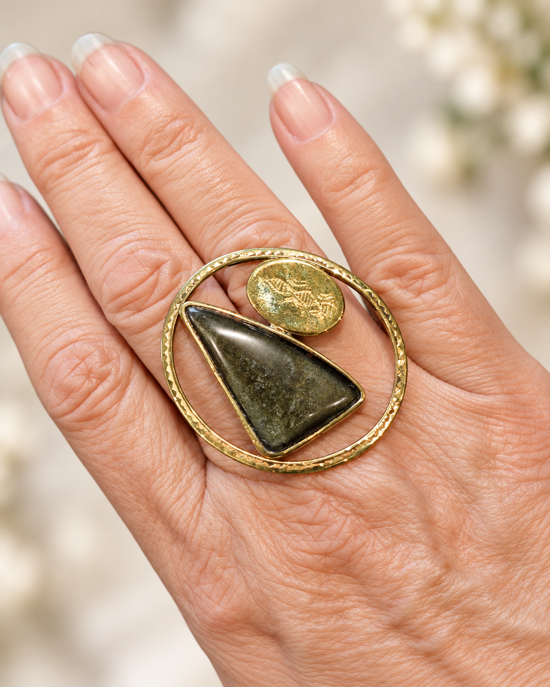 F06 - Bague deux doigts en laiton et Obsidienne argentée – Inspiration touareg