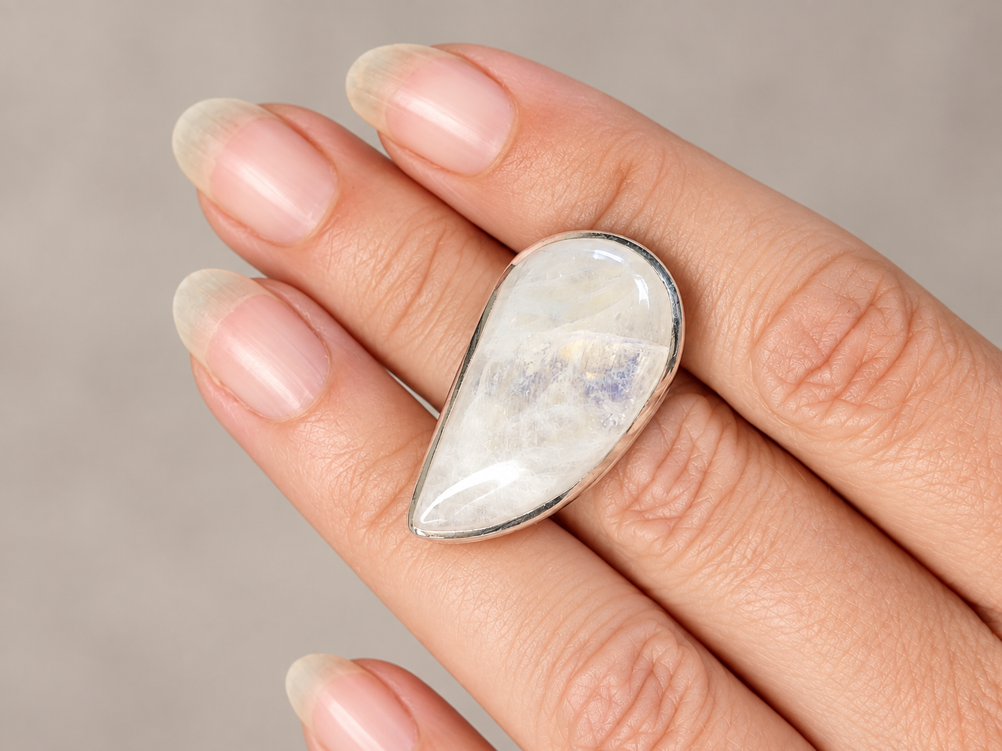 Bague en argent et labradorite blanche – Taille 59