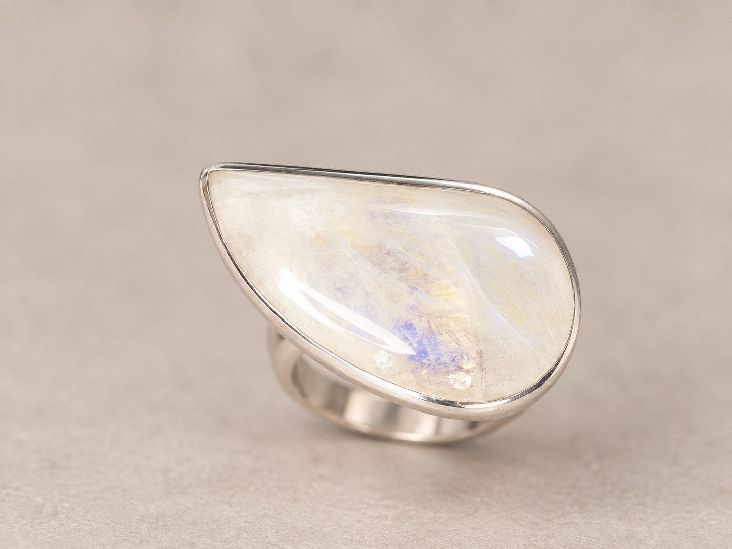 Bague en argent et labradorite blanche – Taille 59
