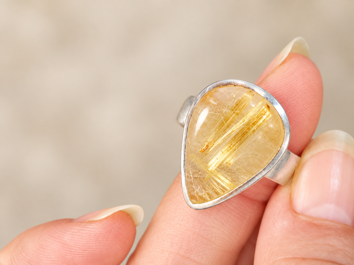 Bague en argent et quartz rutile – Taille 59