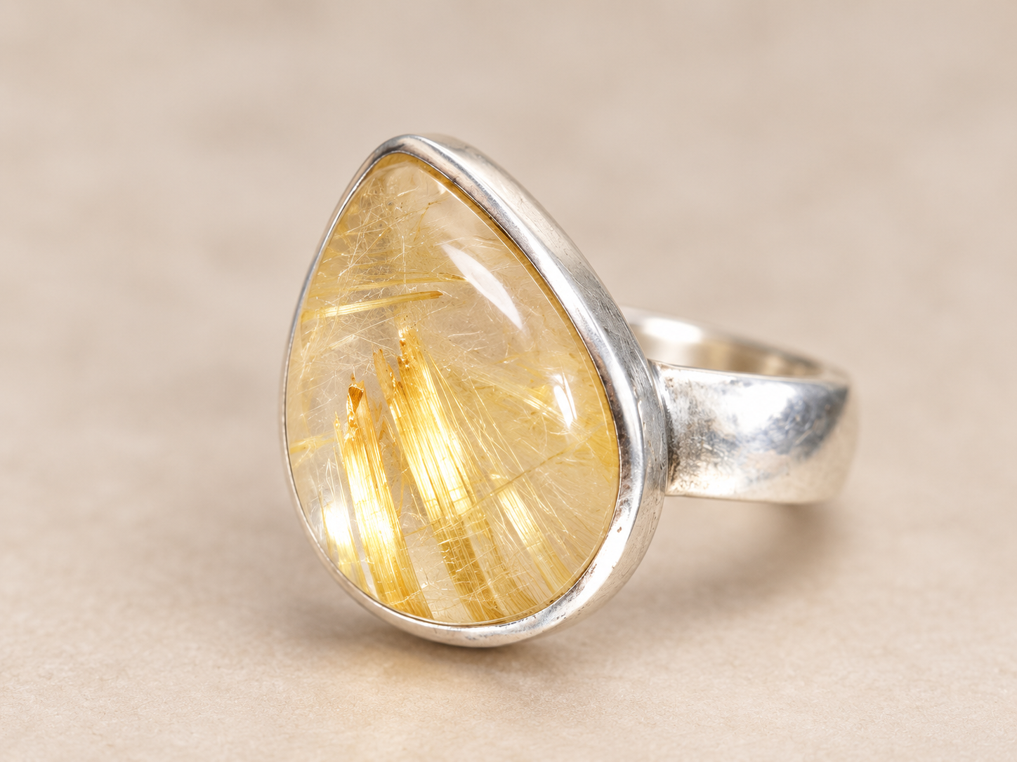 Bague en argent et quartz rutile – Taille 59