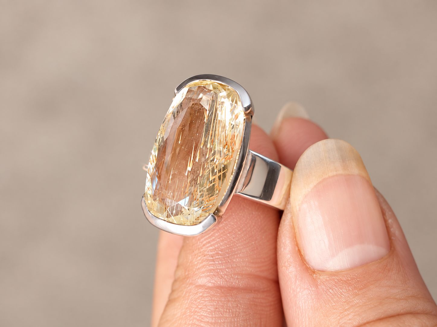 Bague en argent et hiddénite – Taille 55