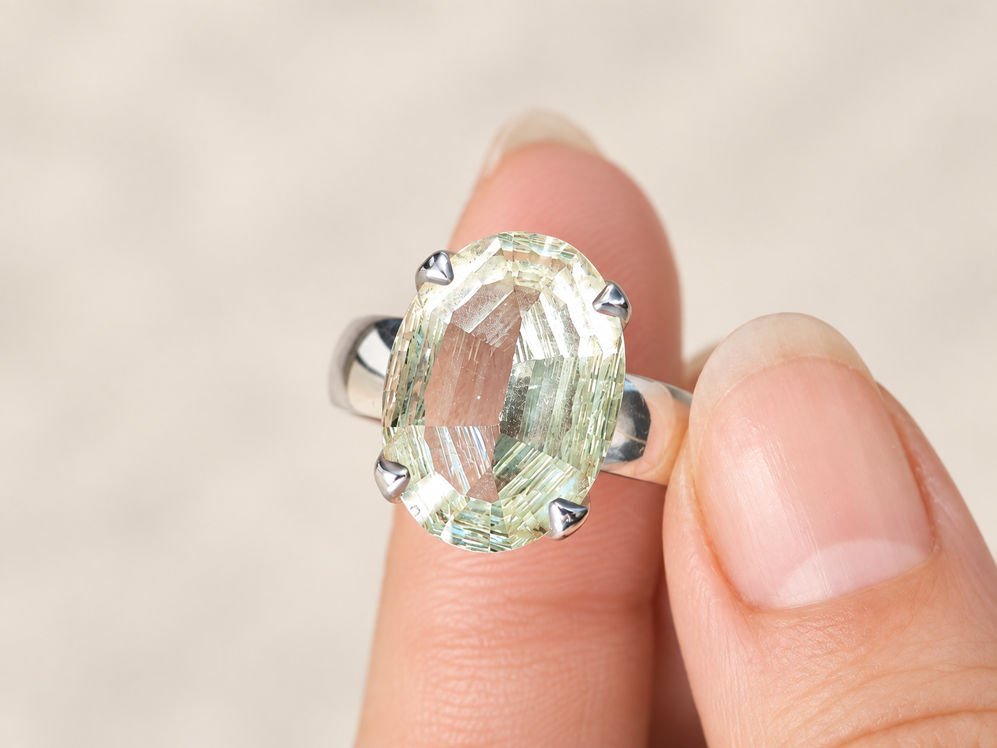 Bague en argent et améthyste verte facettée – Taille 68