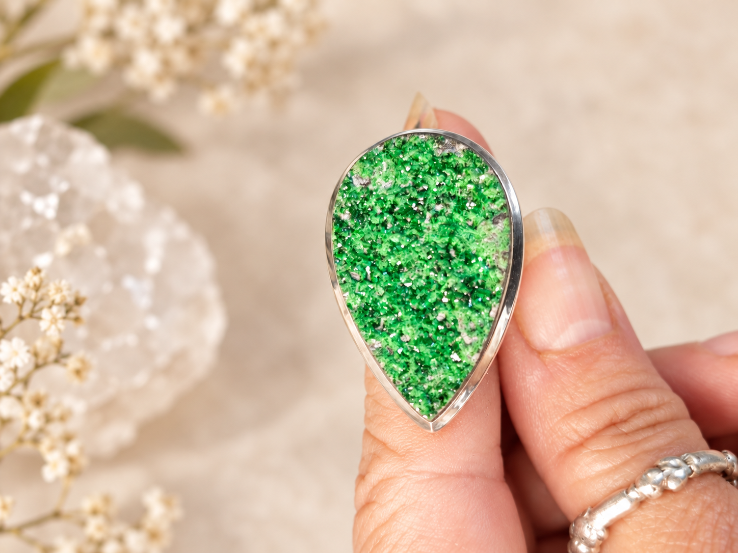 Bague en argent et grenat uvarovite – Taille 58