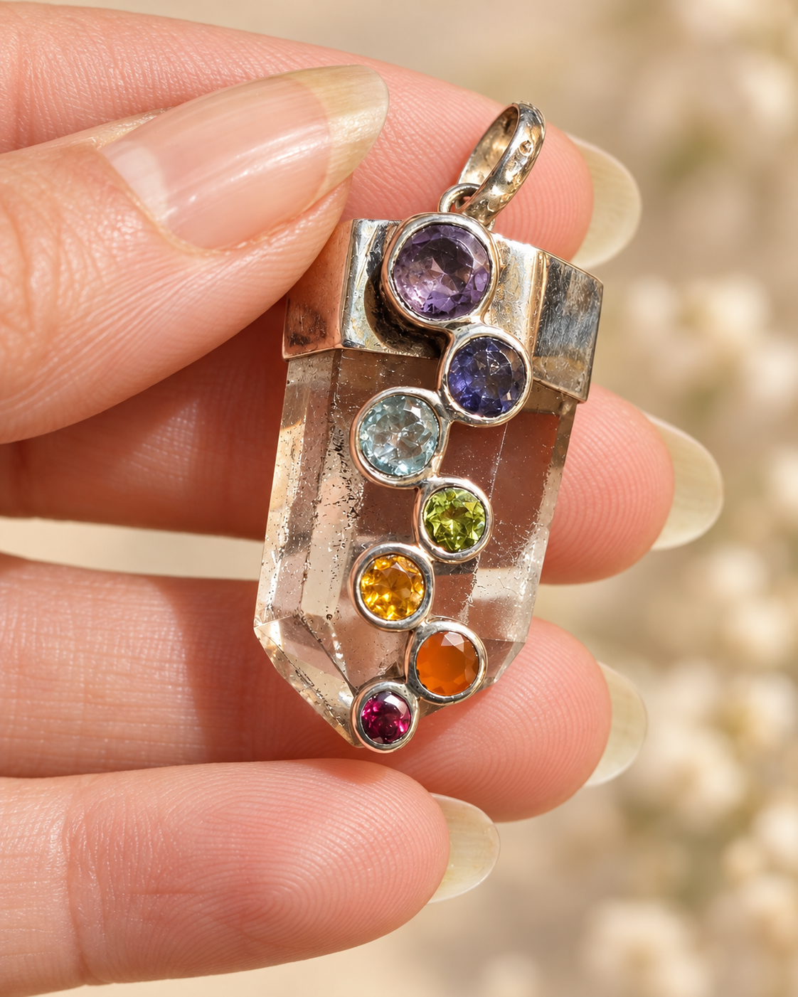 pendentif 7 chakras cristal de roche et argent