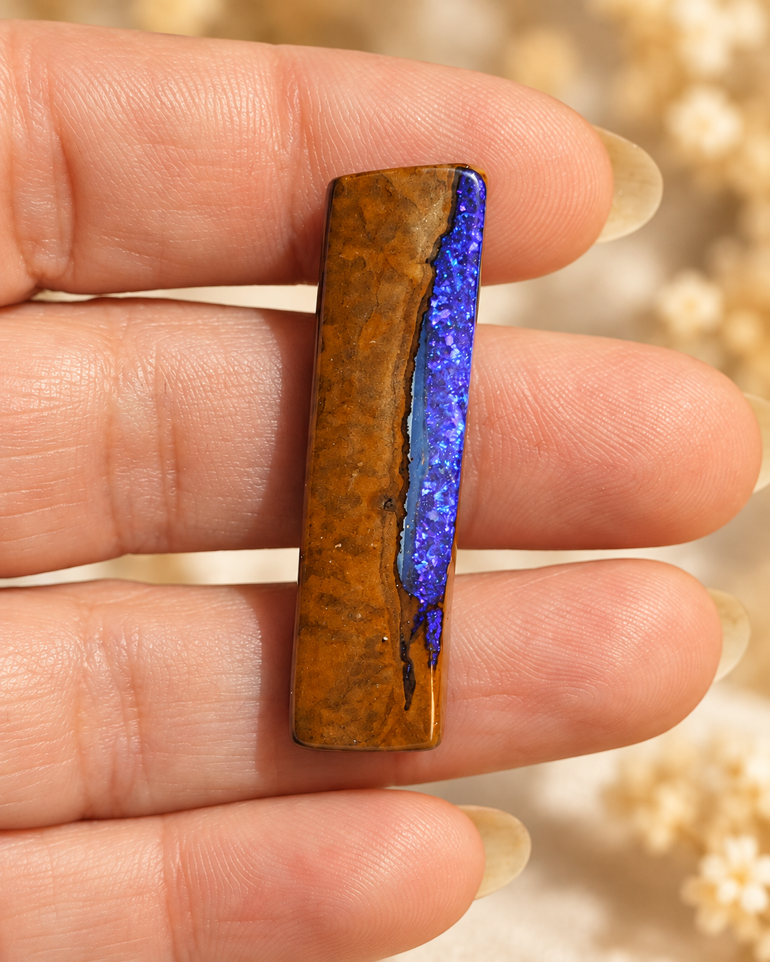 Pendentif en Opale Boulder naturelle – Bleu électrique – Pièce unique